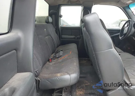 2000 Chevrolet Silverado 1500 z USA, uszkodzony, nr VIN 2GCEK19V6Y1387304